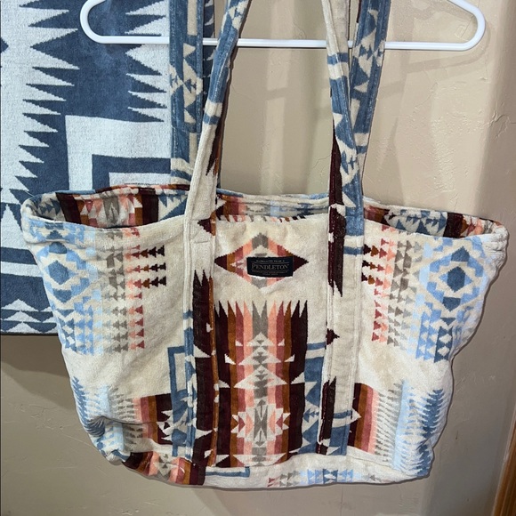 Pendleton Handbags - PENDLETON HUGE TOTE BAG•limited edition jacquard 100% cotton, lined- beautiful.